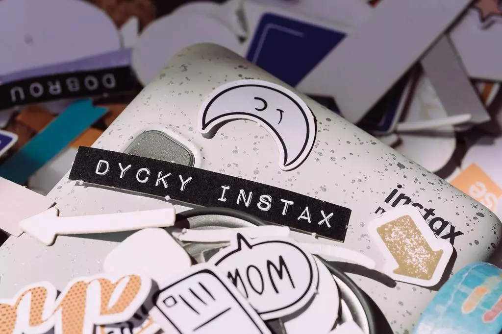 Aparat FujiFilm Instax mini LiPlay Biały